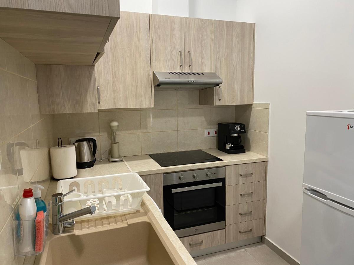 Modern City Center Apartment Saripolou 2 Limassol Exteriör bild