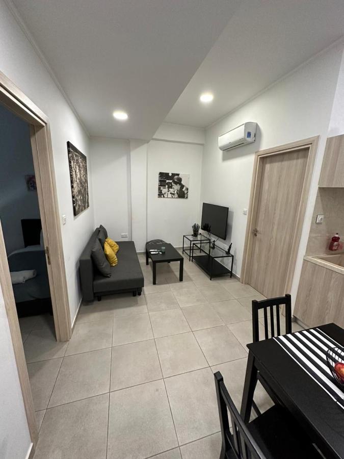 Modern City Center Apartment Saripolou 2 Limassol Exteriör bild